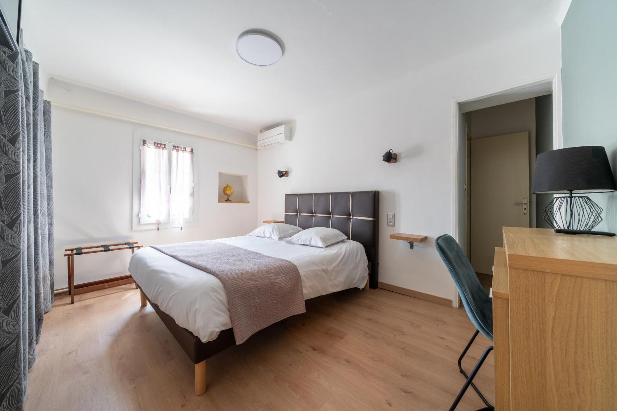 Bollène Logis Hotel Le Chene Vert מראה חיצוני תמונה