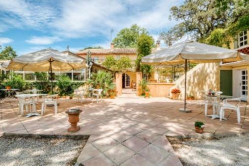 Bollène Logis Hotel Le Chene Vert מראה חיצוני תמונה